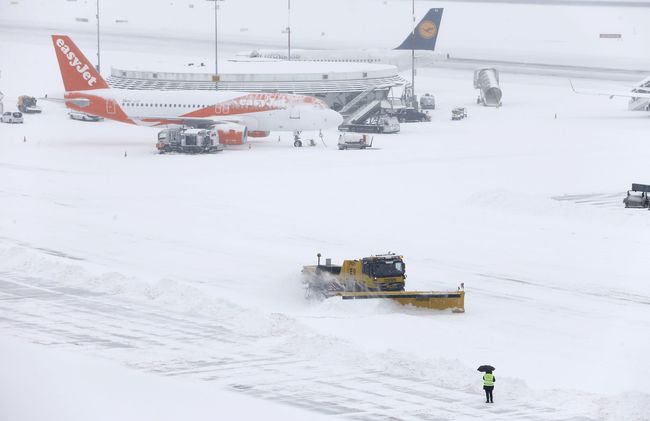 Bandara Istanbul Ditutup Usai Badai Salju di Beberapa Daerah